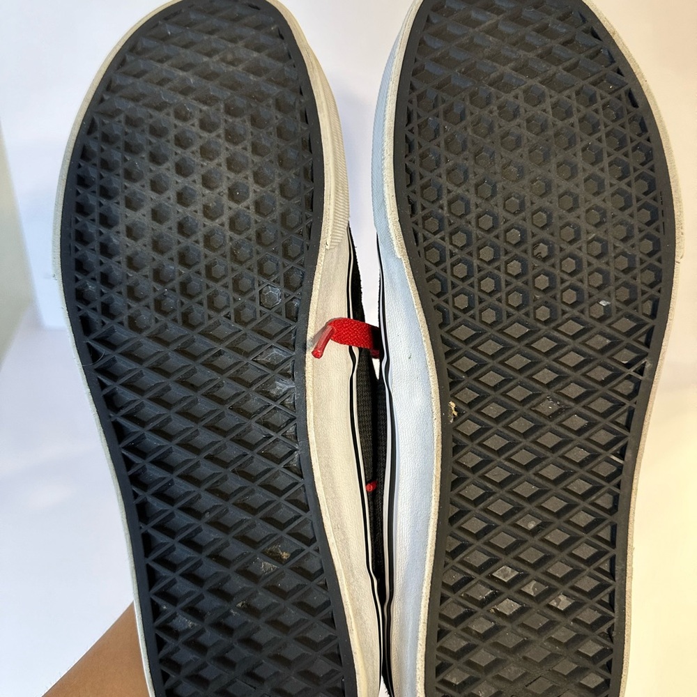 Vans - Picture 8 of 9